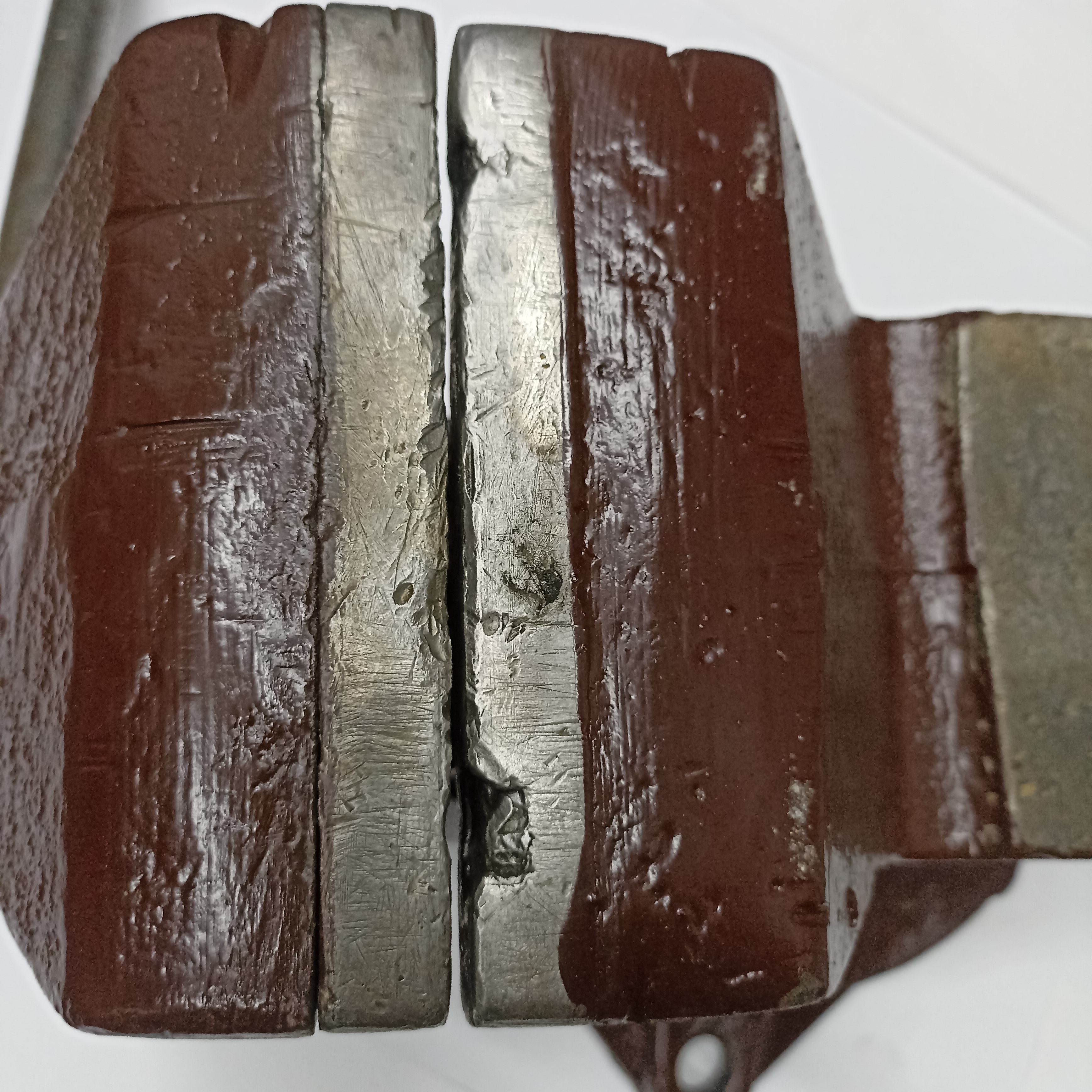 Тиски слесарные поворотные Ширина губок 140 мм . .