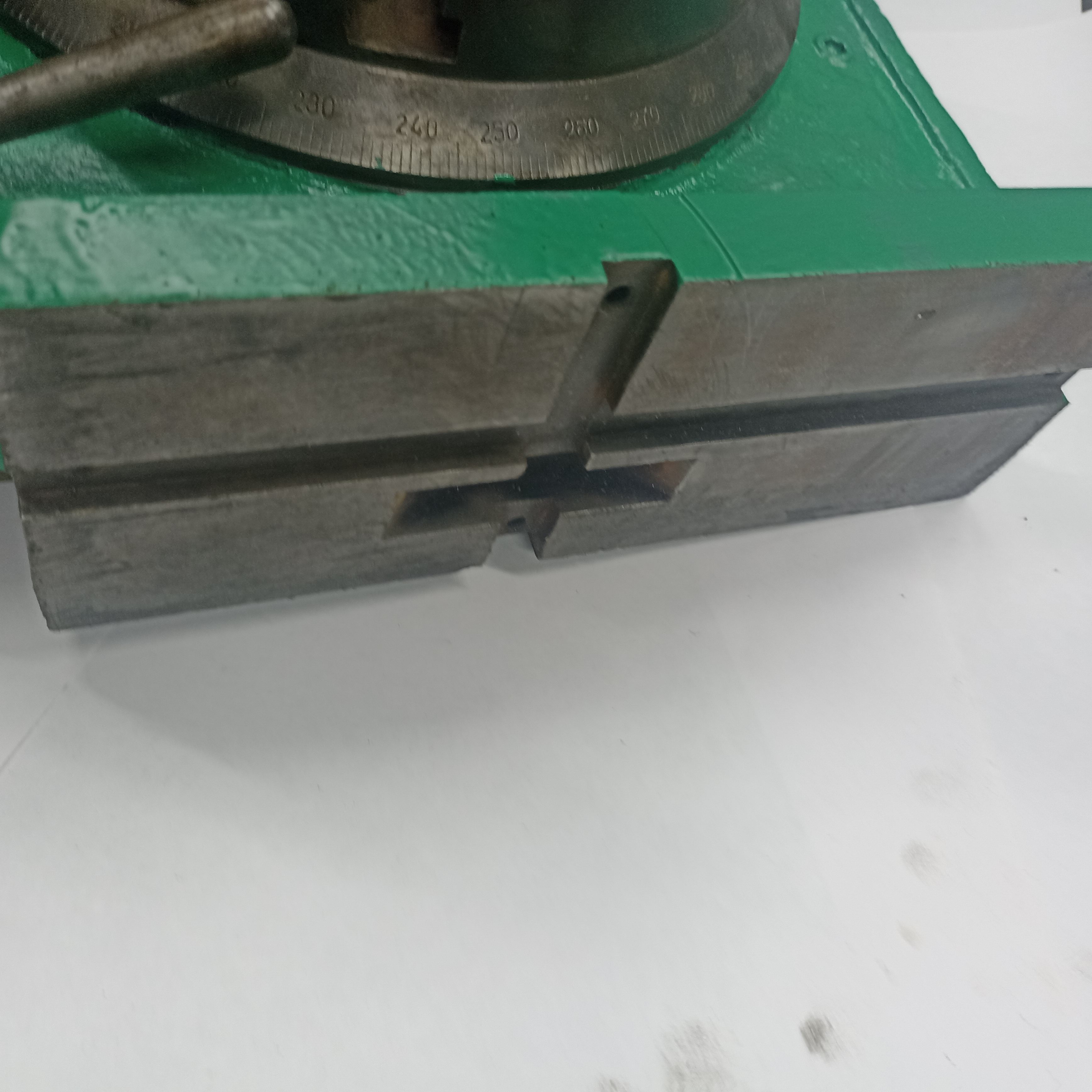 Стол поворотный d 200 горизонтально -  вертикальный модель 7205-4002