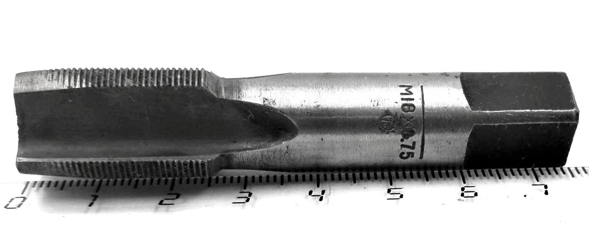 Метчик М18х0,75 ручной №1