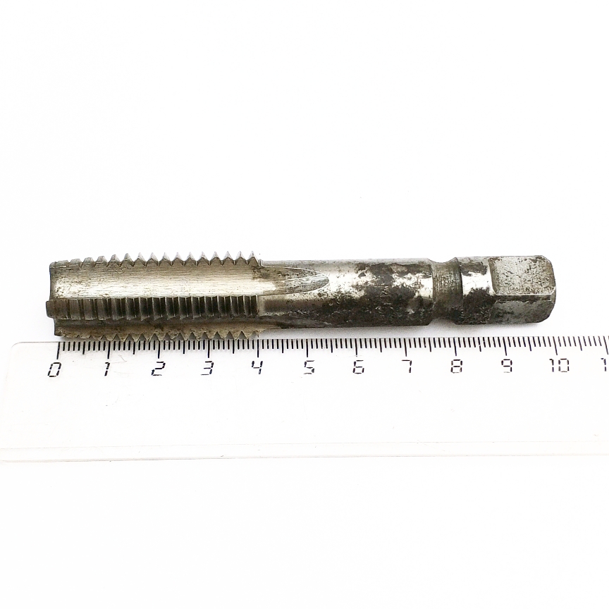 Метчик М18х2,5 м/р сквозной Р18