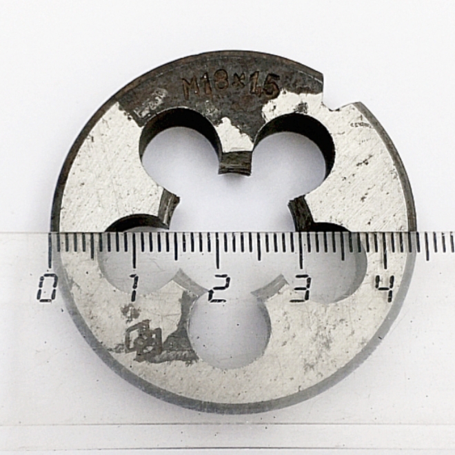 Плашка М18х1,5 9ХС (D45мм, L10мм)