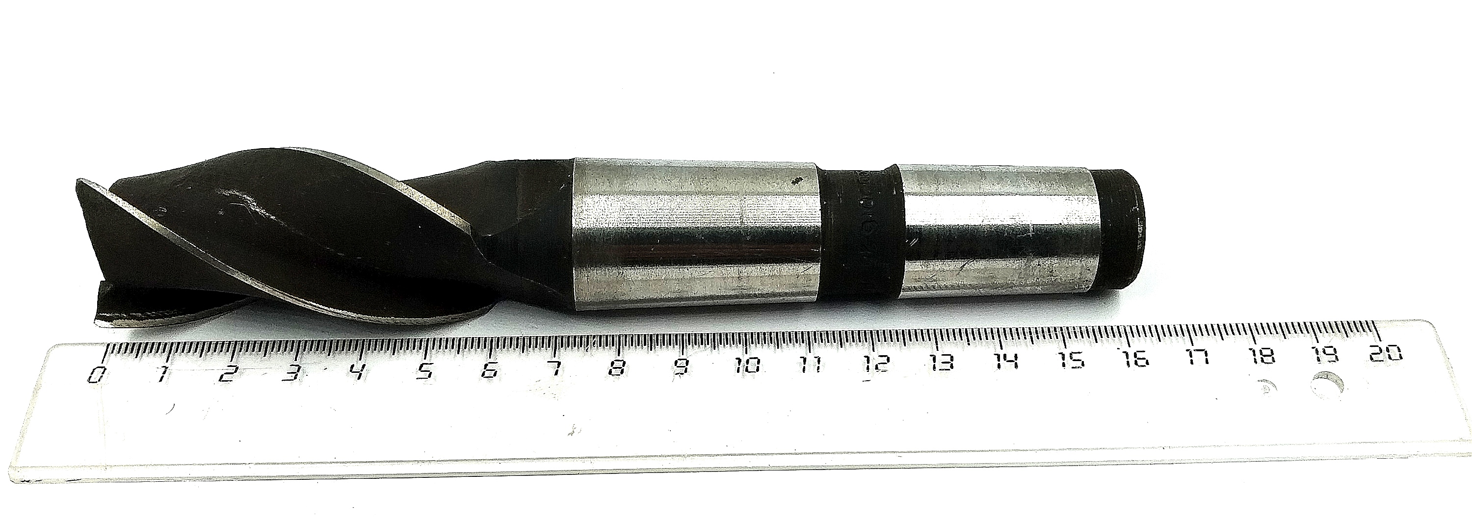 Фреза Концевая d 28х60 к/х Z=3 КМ3 Р6М5