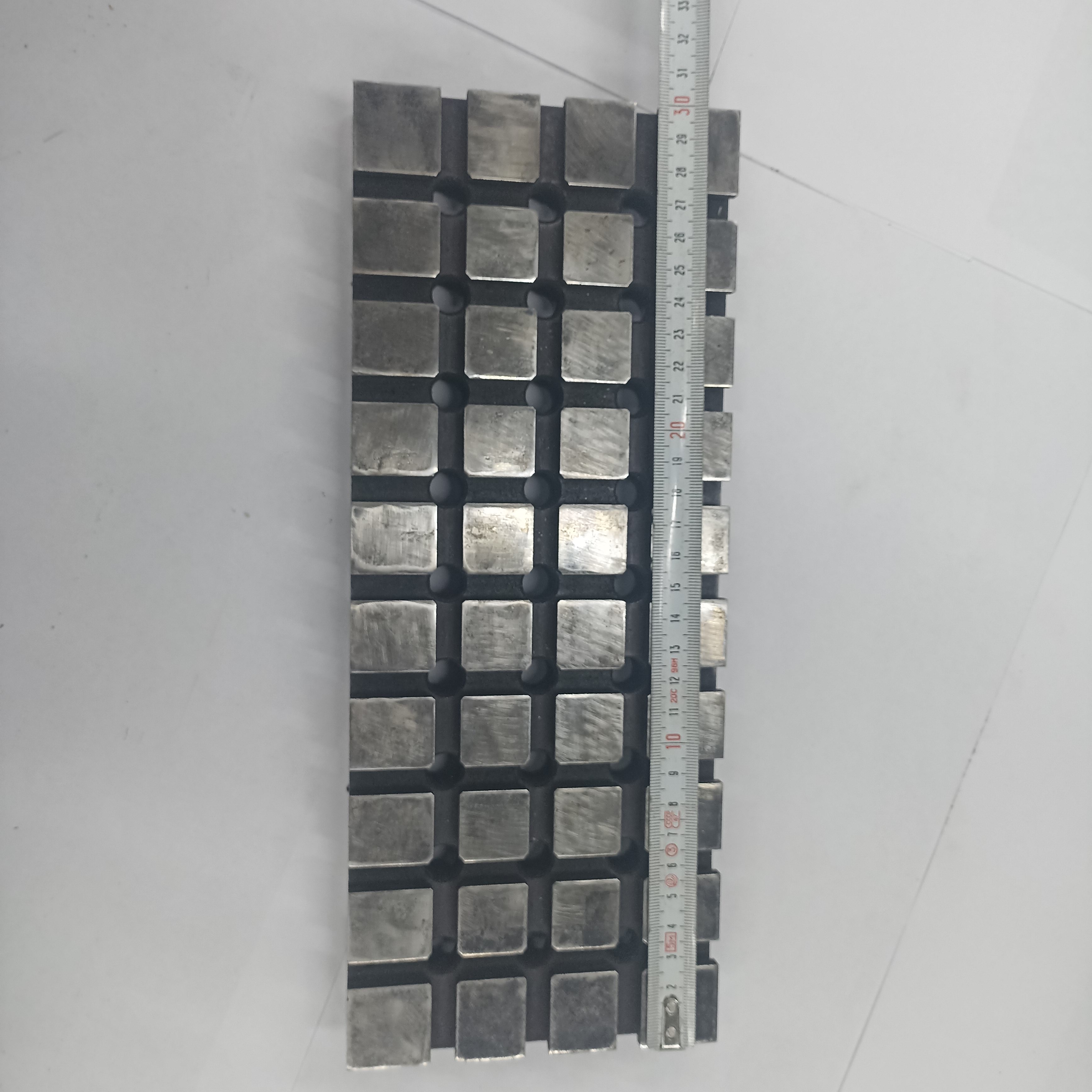 Плита (УСП) 300Х120Х30 с Т-образными пазами 8мм