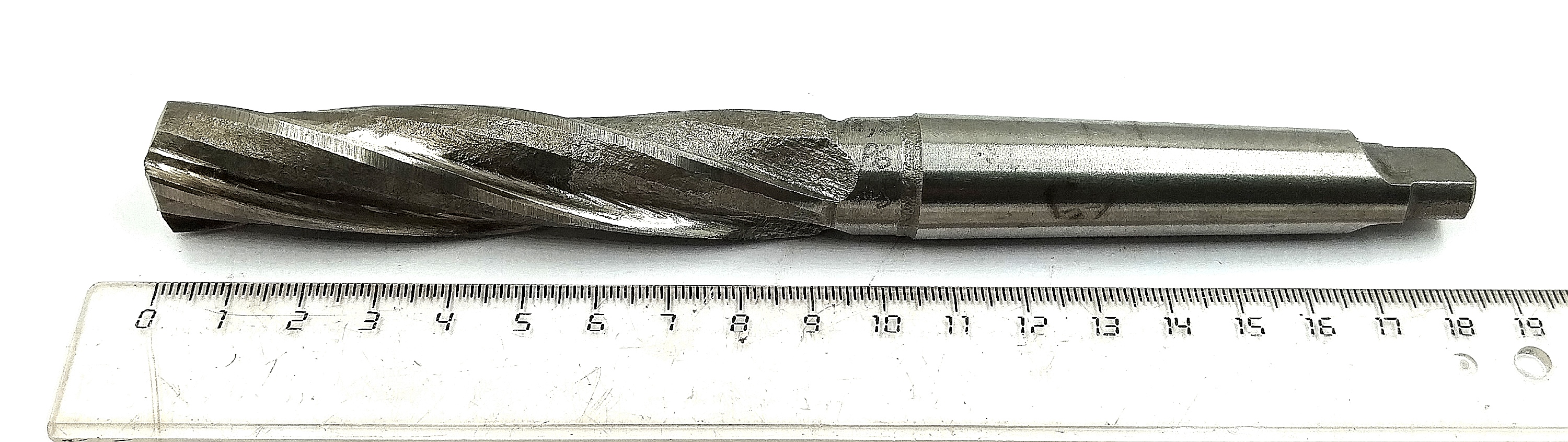 Зенкер цельный d 18,5 к/х КМ2 Z=4 Р6М5