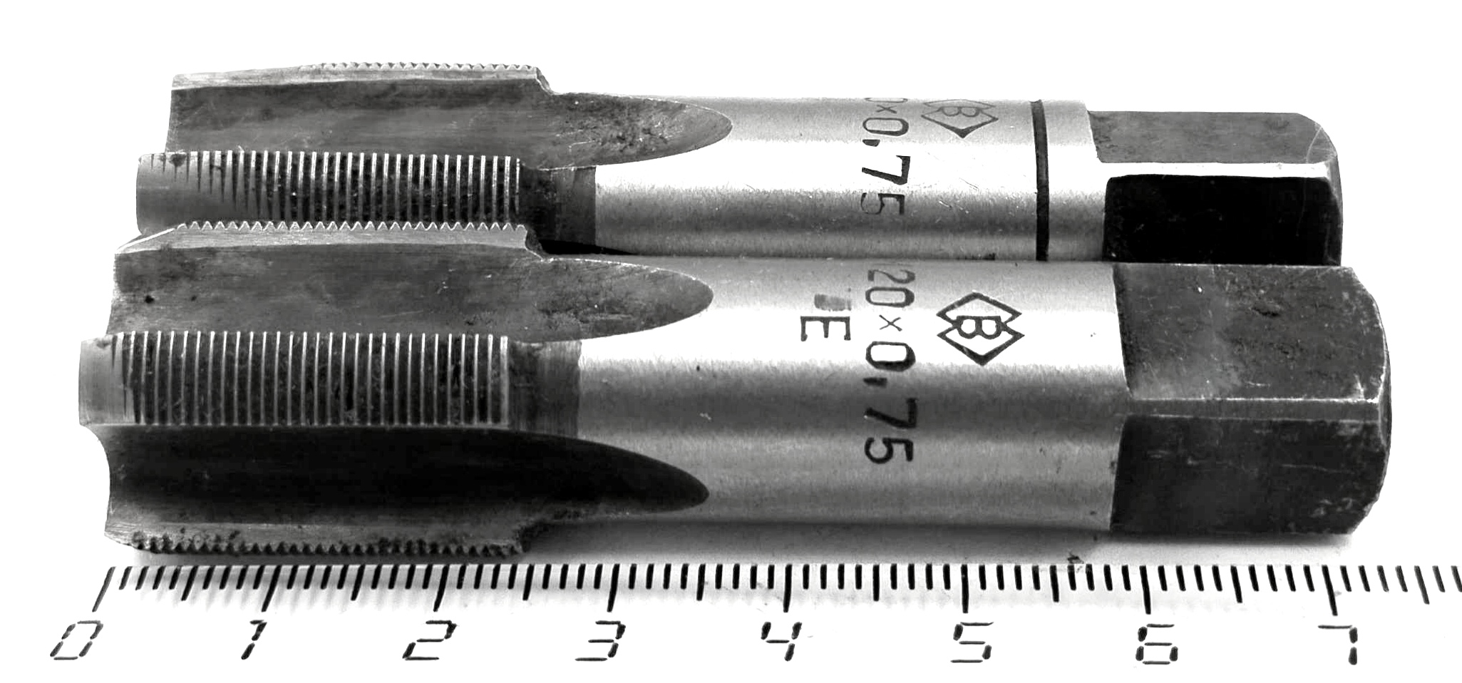 Метчик М20х0,75 ручной к-т из 2-х шт