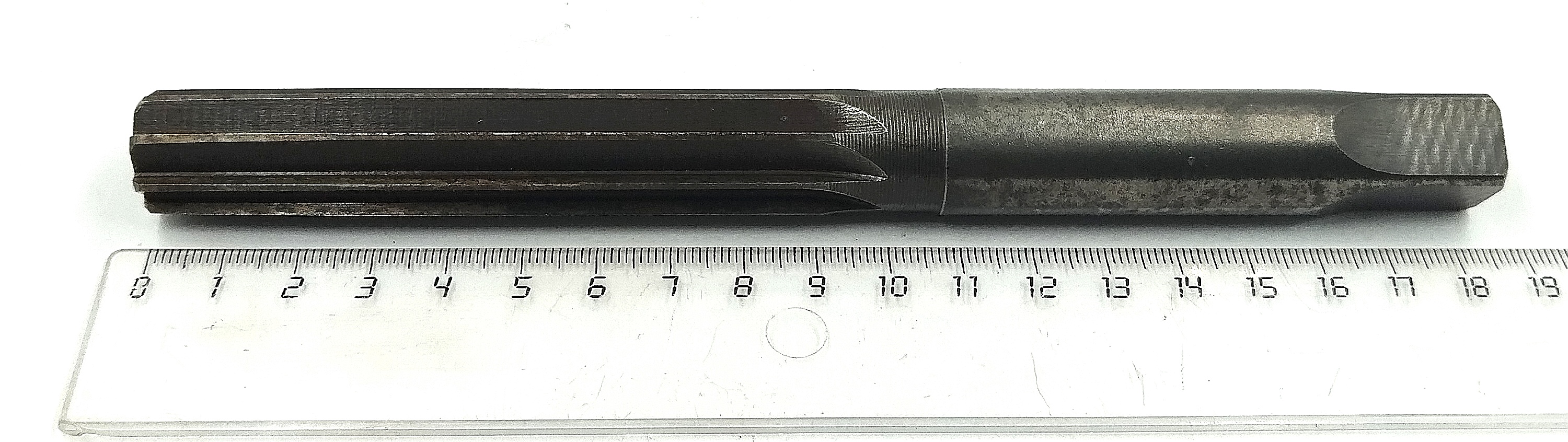 Развертка ручная d 18 ц/х Z=8