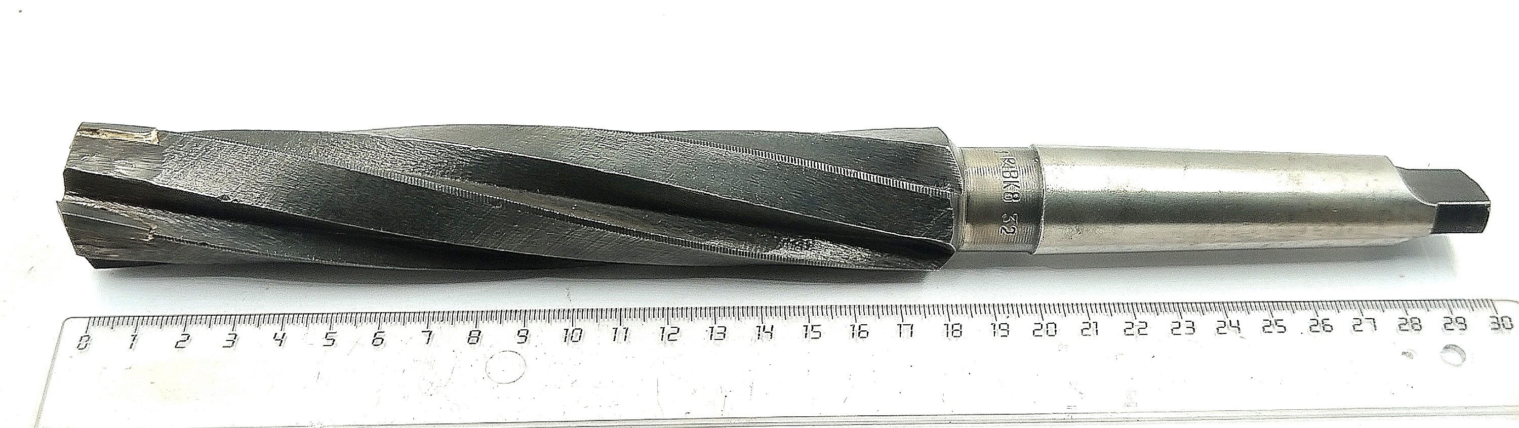 Зенкер цельный d 32 с напайными пластинами ВК8 к/х КМ3 Z=4