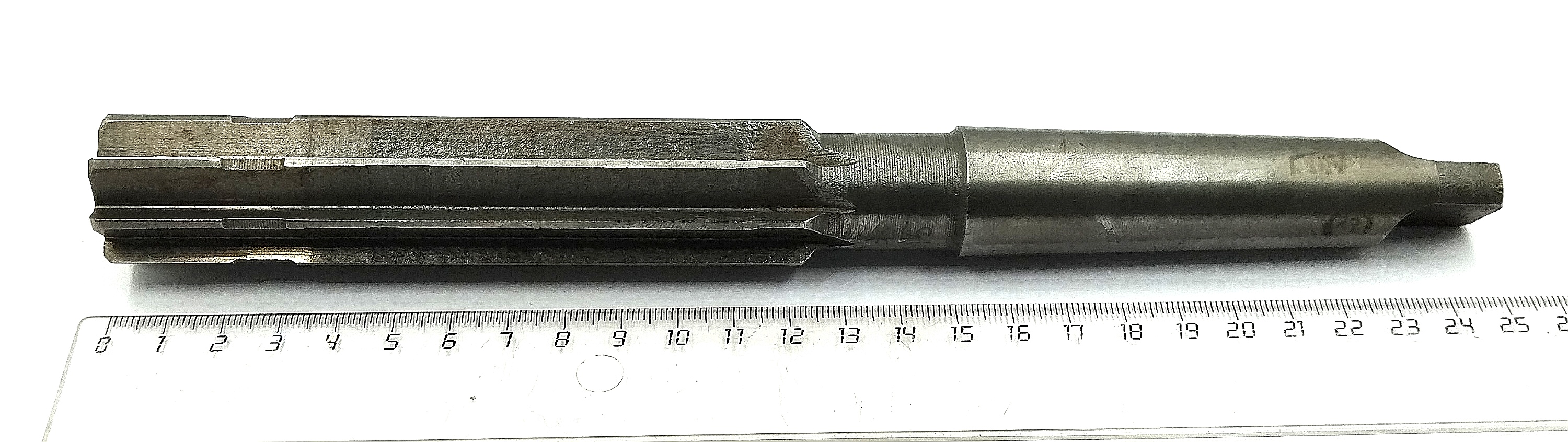 Развертка машинная d 28 к/х КМ3 Р6М5 Z=8 (Карандаш)