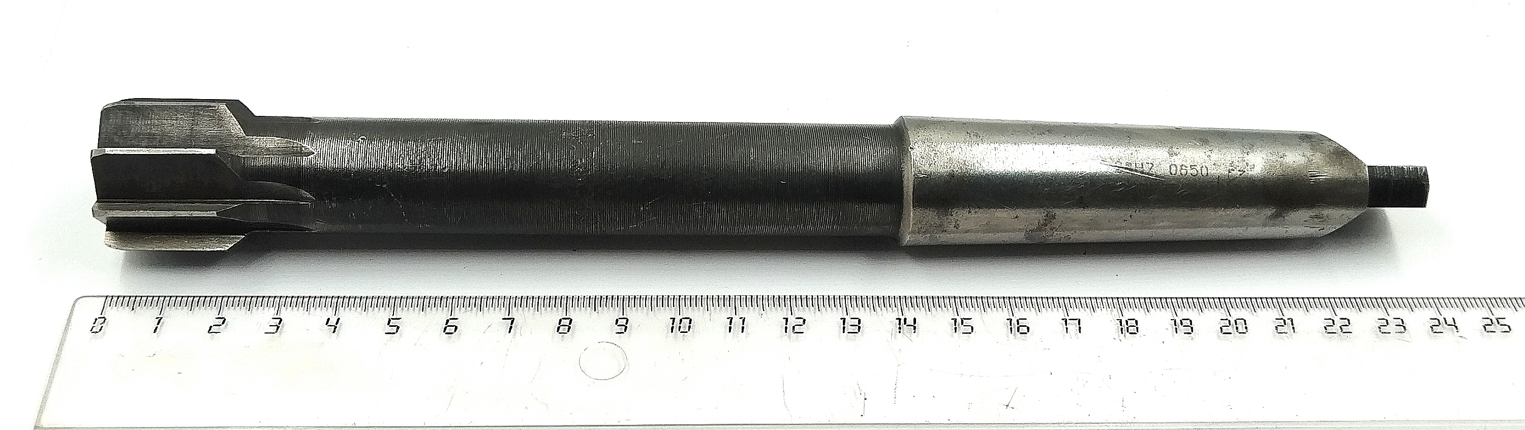 Развертка машинная d 28 Н7 к/х КМ3 Р6М5 Z=8