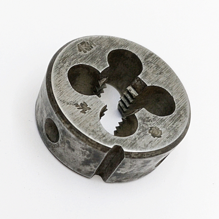 Плашка цилиндрическая дюймовая 1/2" -13ниток UNC 60° 9ХС (D-38мм; L-14мм)