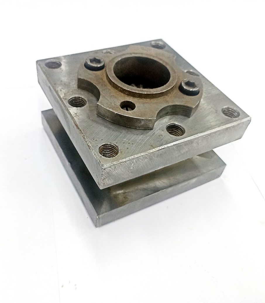 Резуедержатель 150Х150Х85   d48 мм