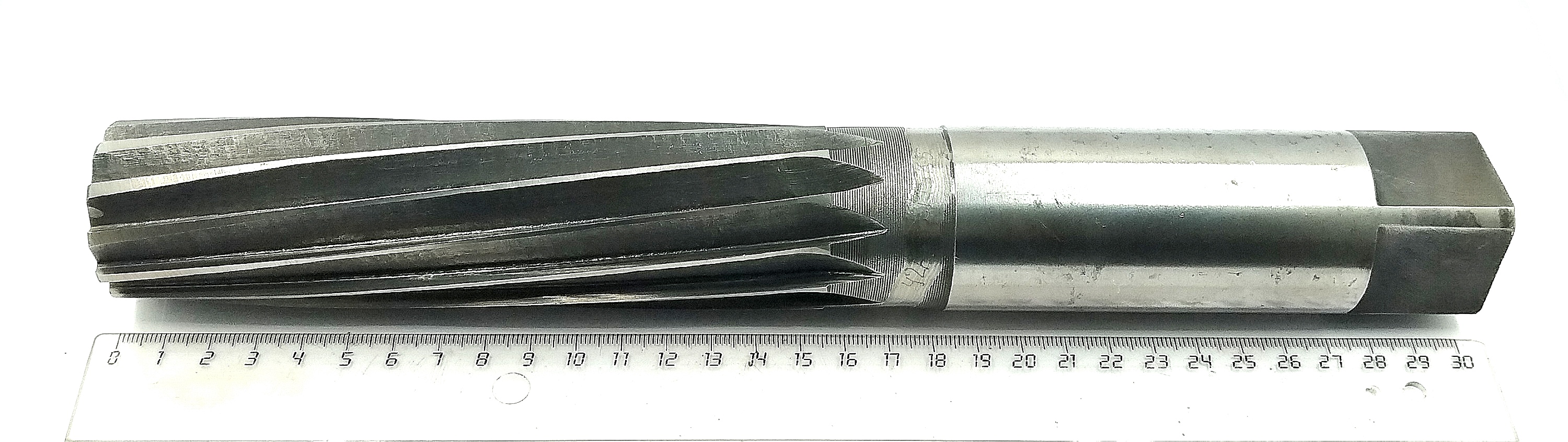 Развертка ручная d 42 ц/х Z=12 А3Р6М5К5 (Карандаш)