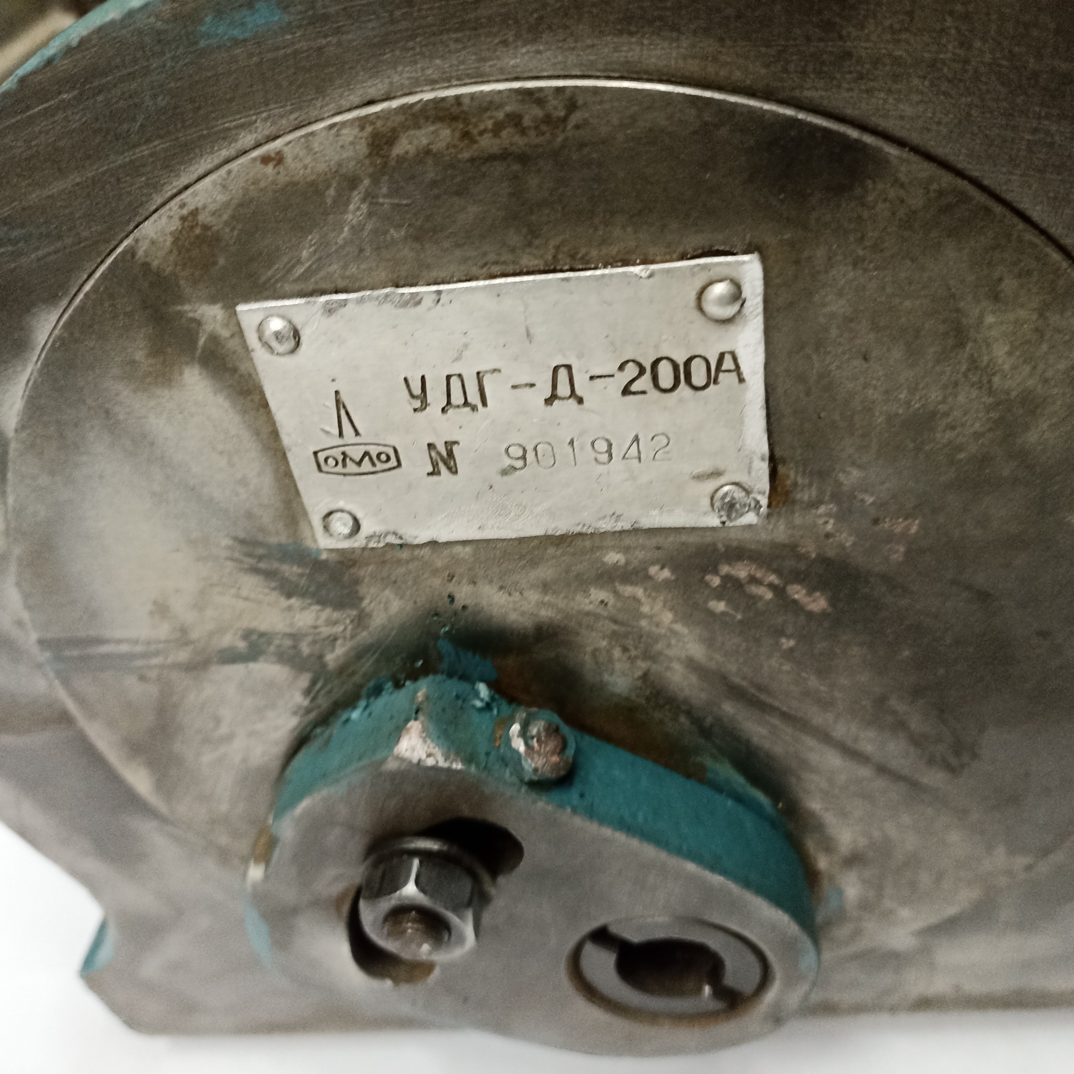 Универсальная делительная головка (УДГ-Д-200 комплект (патрон 160 мм, планшайба, бабка)