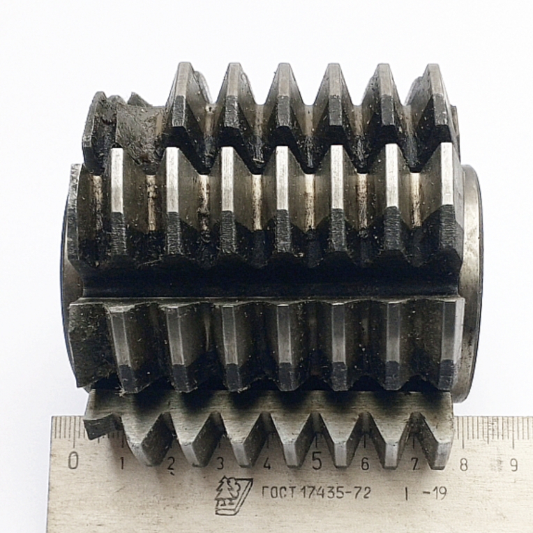 Фреза червячная зуборезная модульная М3,0 Кл-В 20° 2°08' 6815 Р18 (80х90х32) (_СКОЛ_)