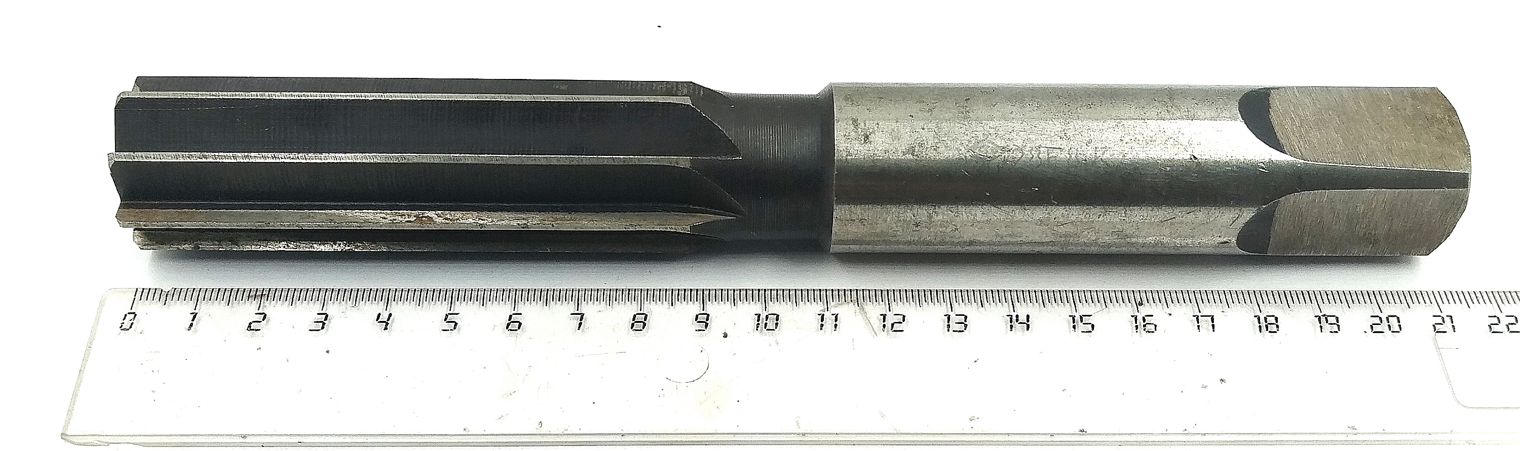 Развертка ручная d 28 F8 ц/х Z=8