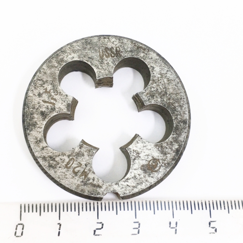 Плашка М20х1,5 9ХС