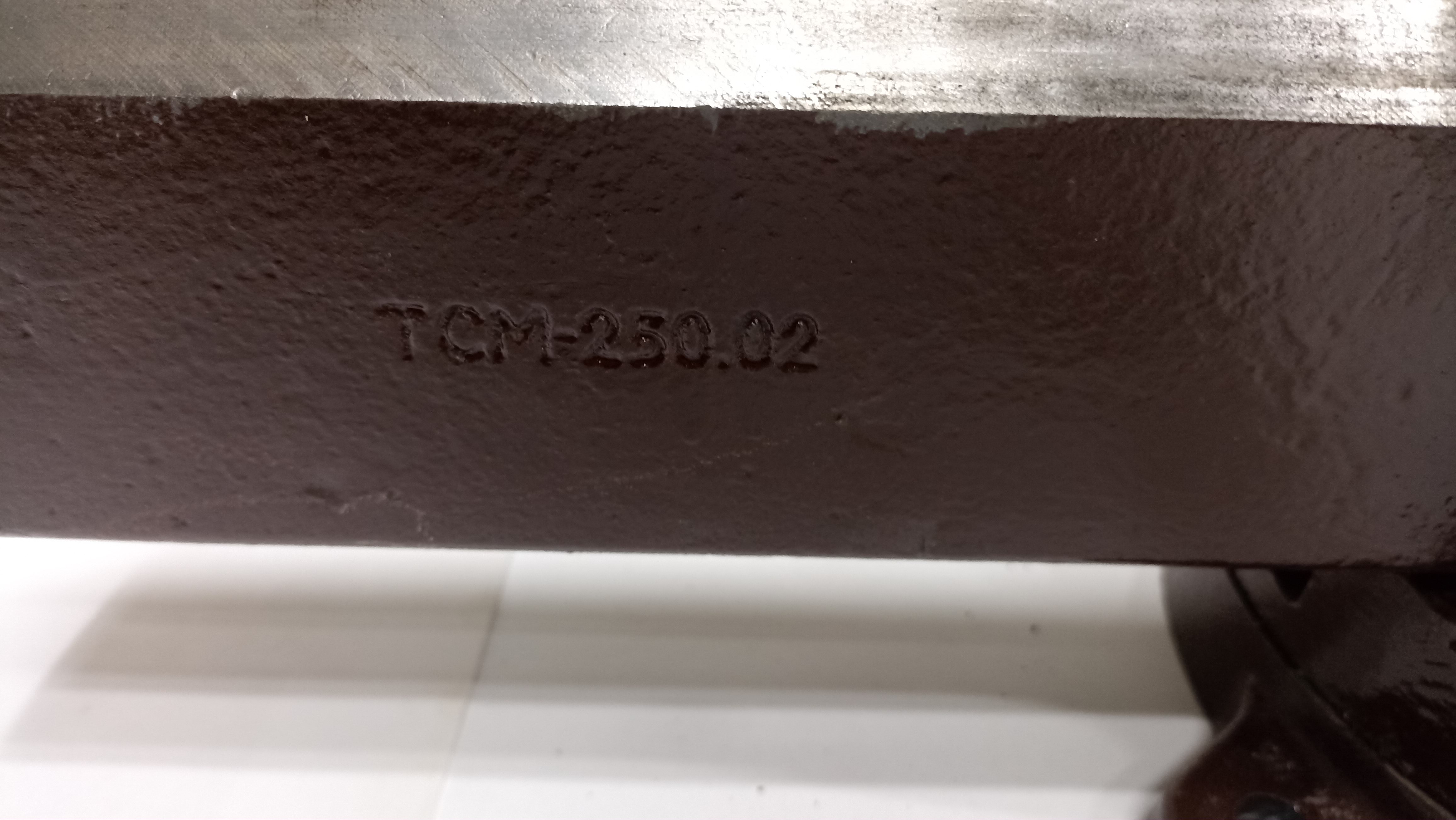 Тиски слесарные поворотные. ТСМ-250.02Ширина губок 250мм .